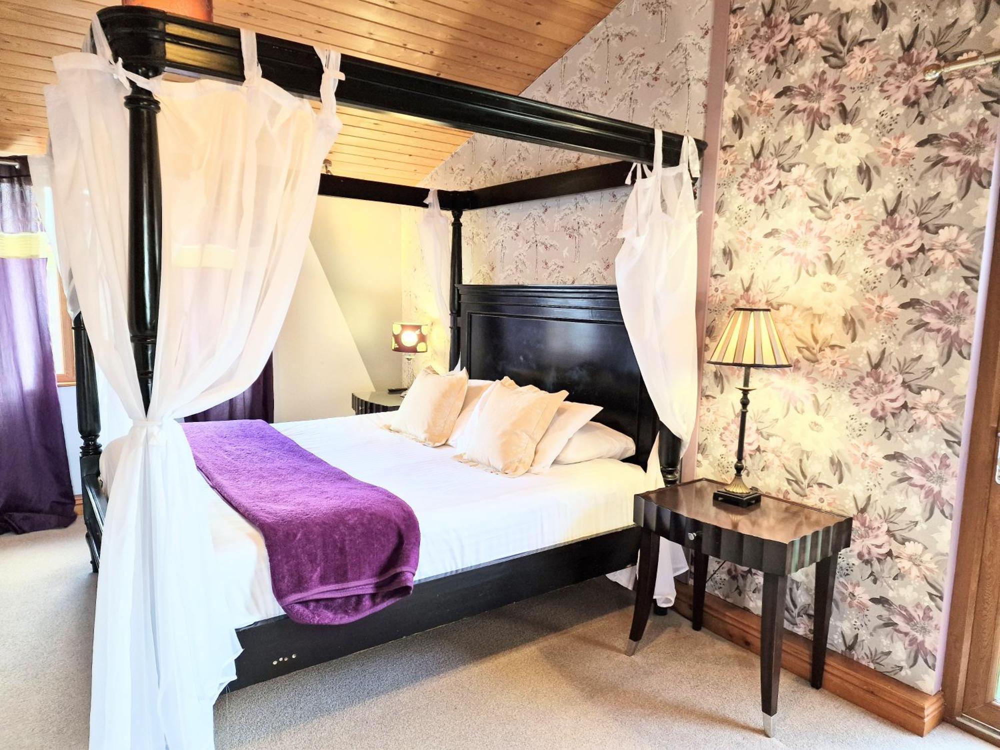 Villa Ochil 8 With Private Hot Tub - Fife - Loch Leven - Lomond Hills Kelty Exterior foto